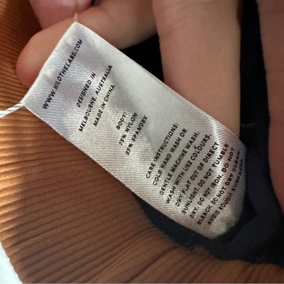 NWT Wilo Navy and Orange high Neck Sports Bra Small - Picture 5 of 11